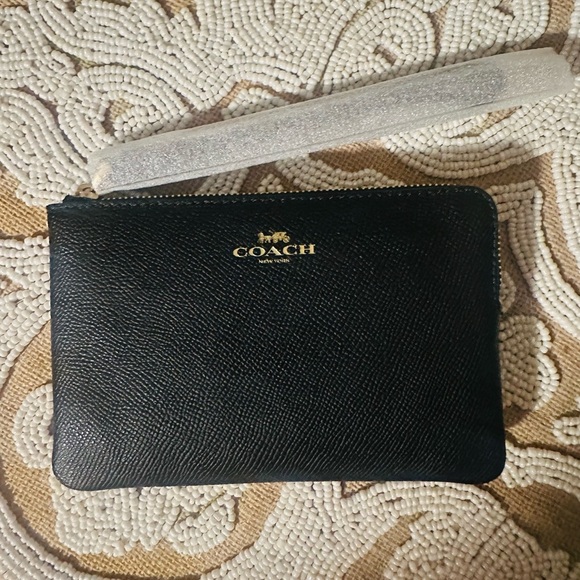 NWT Coach Black Textured Leather Zip Top Wallet Pouch Wristlet - Picture 2 of 5